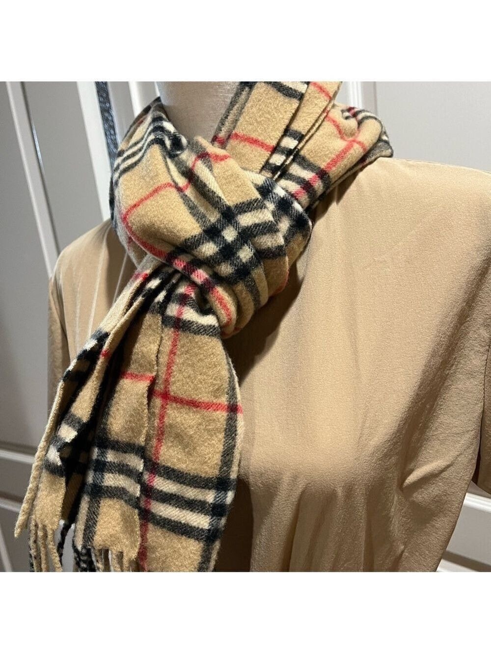 BURBERRYS OF LONDON CASHMERE SCARF - Picture 5 of 9